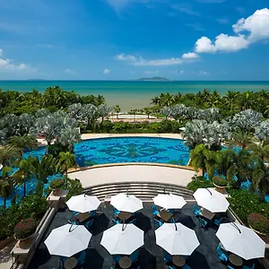 Курортный комплекс Crowne Plaza Bay By Ihg